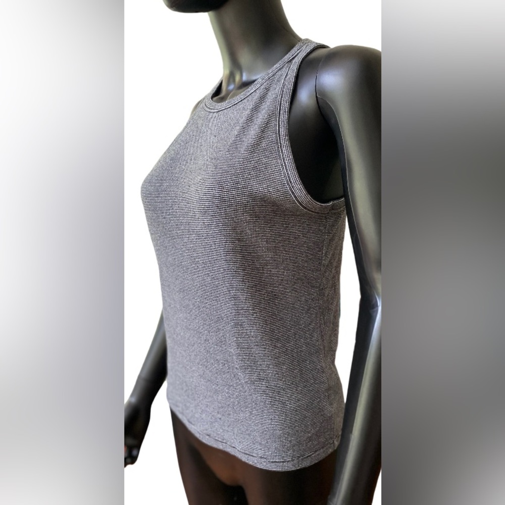 American Eagle: Black & White Top - Picture 12 of 17